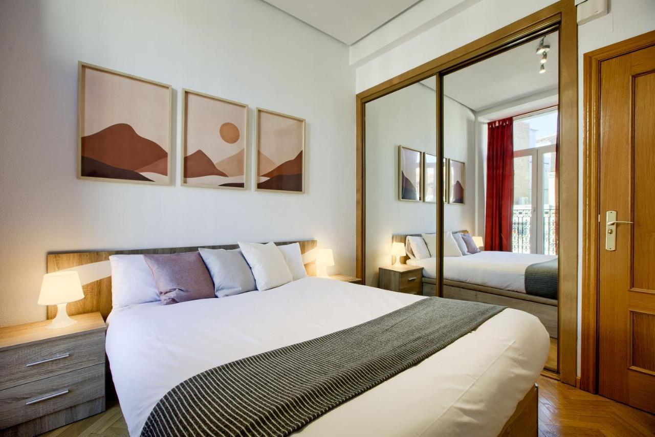 Charming Elegant Gran Via Apartment Madrid Exterior photo