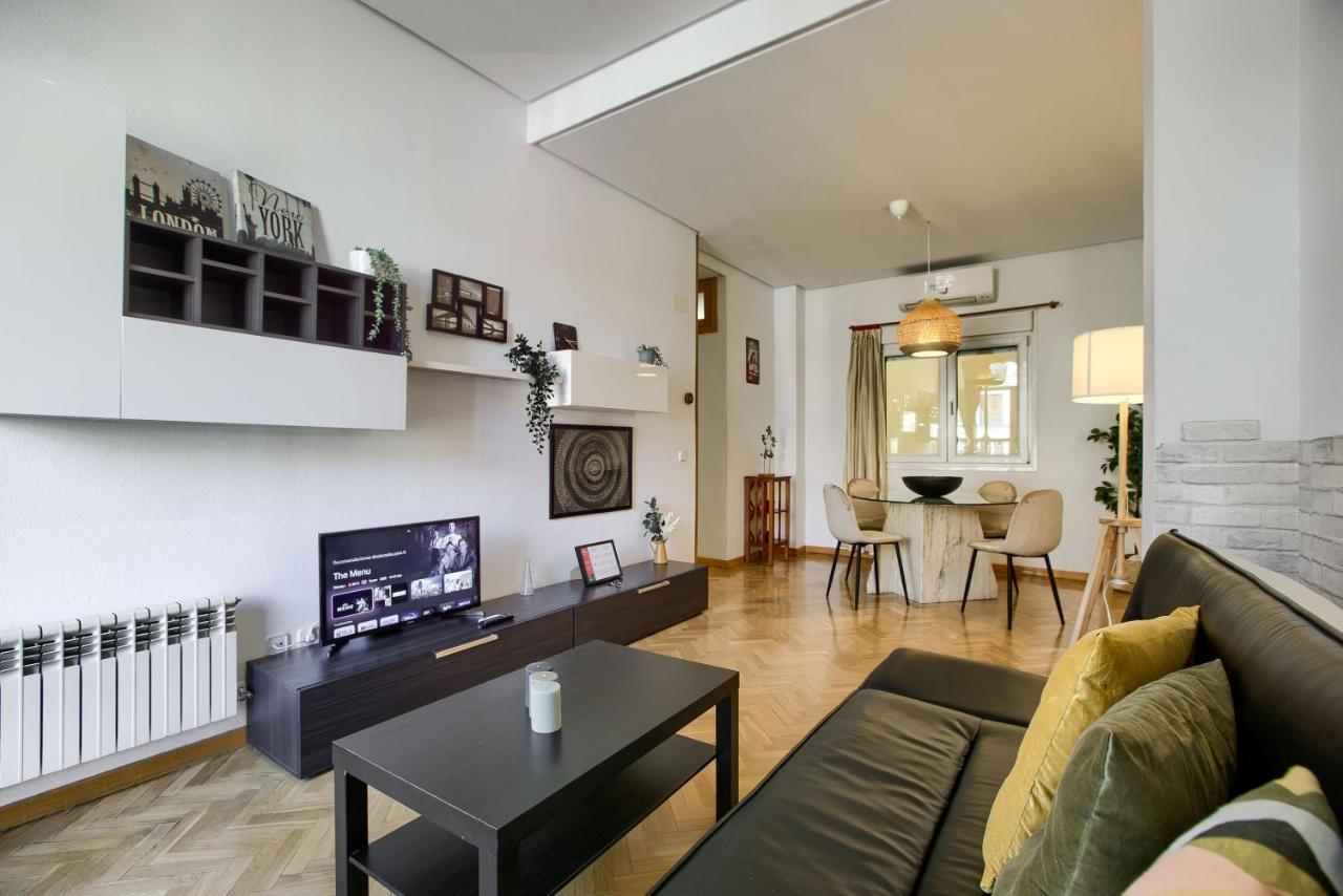 Charming Elegant Gran Via Apartment Madrid Exterior photo
