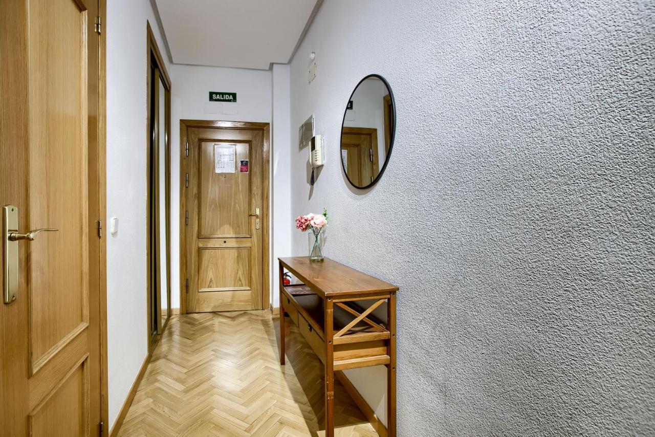 Charming Elegant Gran Via Apartment Madrid Exterior photo