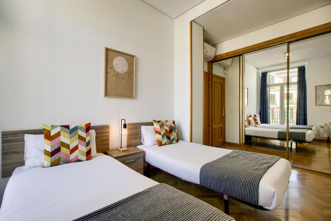 Charming Elegant Gran Via Apartment Madrid Exterior photo